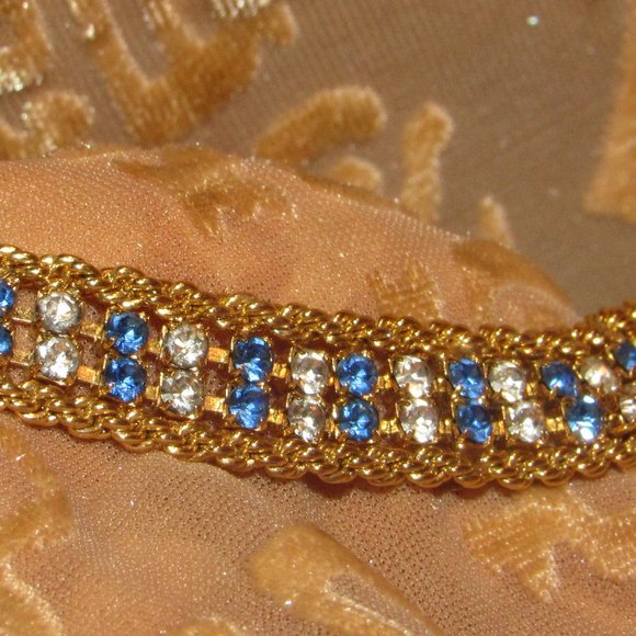 Delicate Blue Crystal Rhinestone Bracelet EUC - Picture 4 of 12